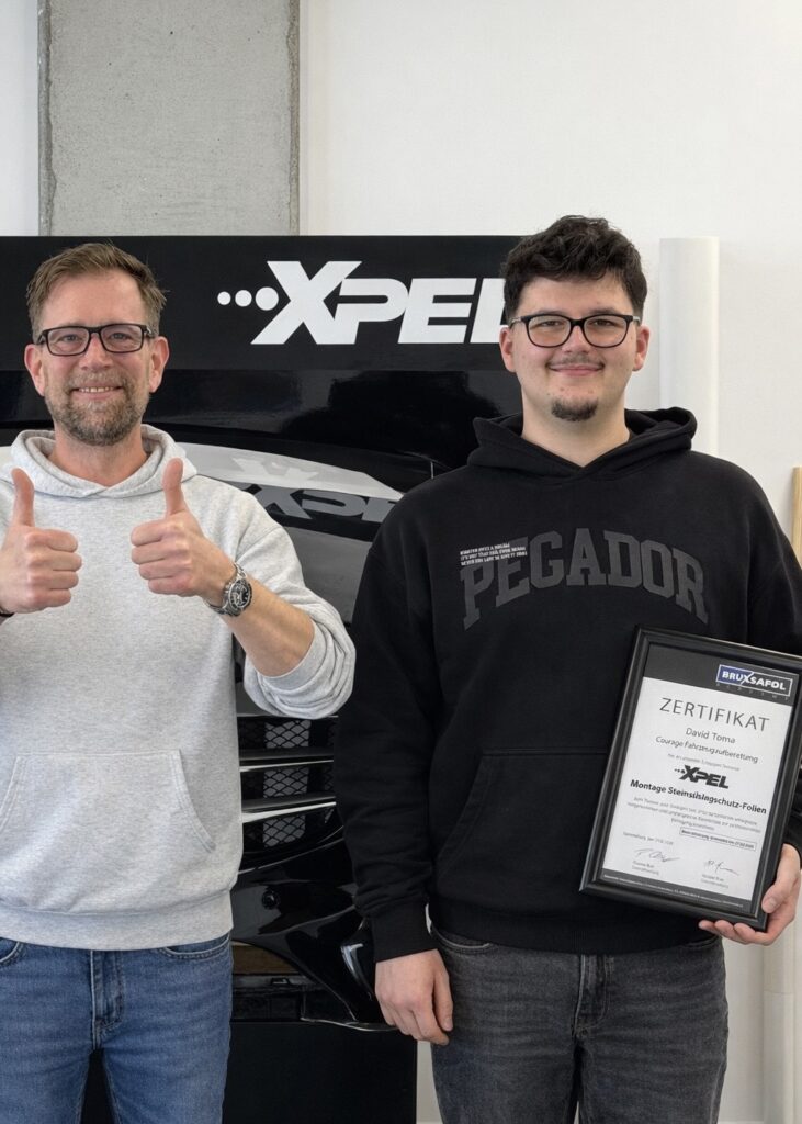 8F24B102 6E27 476C 8940 76D546EEDDA9